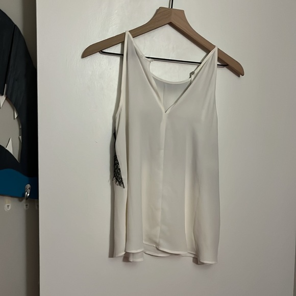 Eyelash lace keyhole chiffon tank - Picture 5 of 6